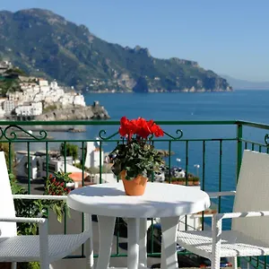 Blue Flowers A Apartment Amalfi